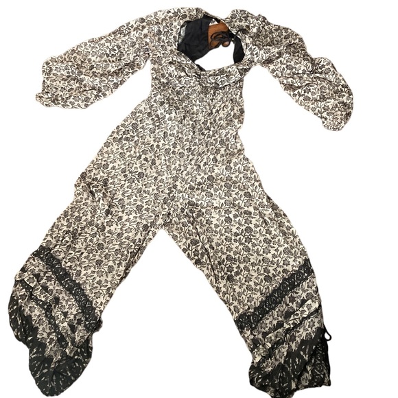 Free People Boho Chic Jumpsuit-Black -Cream Floral, Cut-Out Back AMAZING! NEW!! - Picture 3 of 9